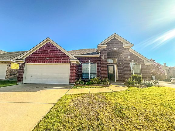 2nd image of 4921 Treeside Dr