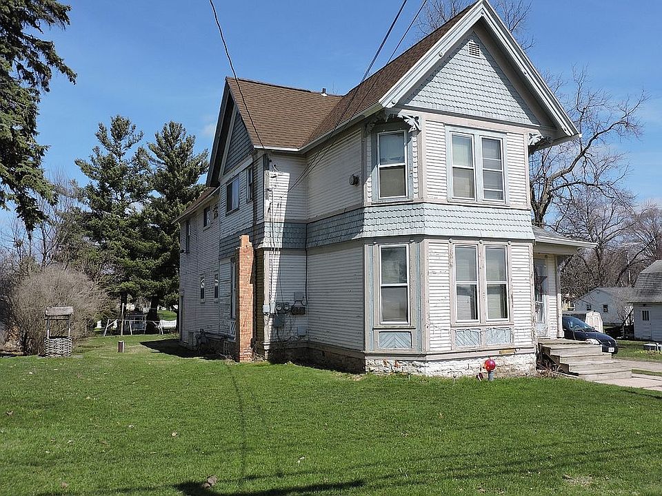2nd image of 106 W Wisconsin St