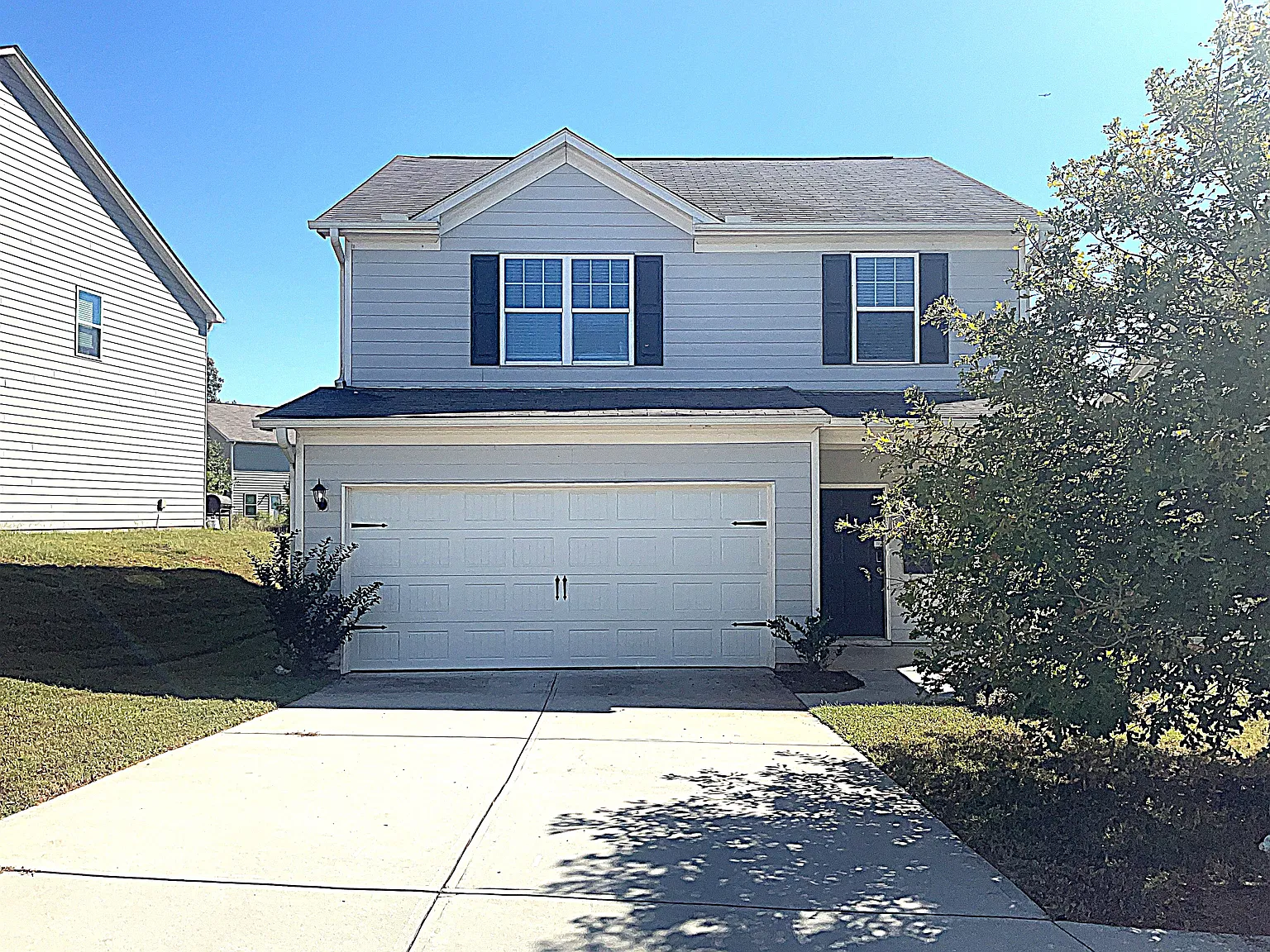 3 bed, 2.5 bath, 1800 sqft, $2,075 — Photo 1