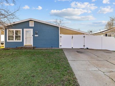 2718 Blue Heron Dr, Florissant, MO, 63031