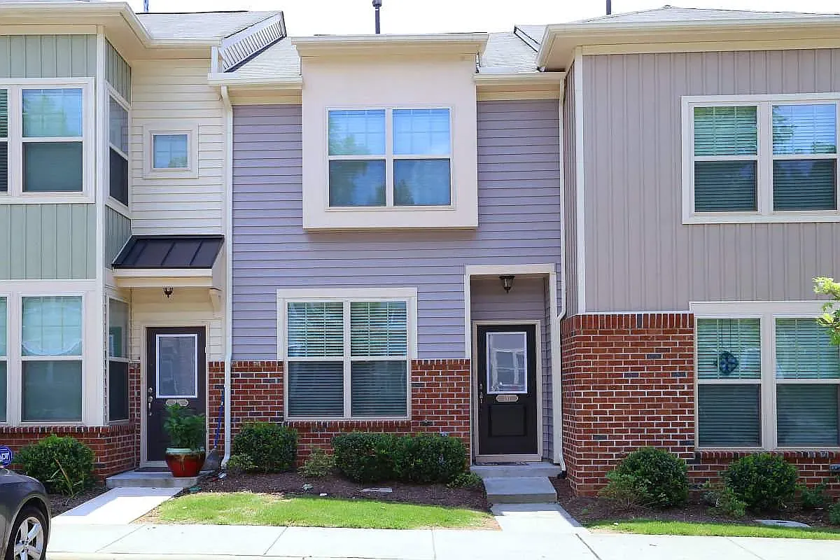 2 bed, 2.5 bath, 1196 sqft, $1,900 — Photo 1