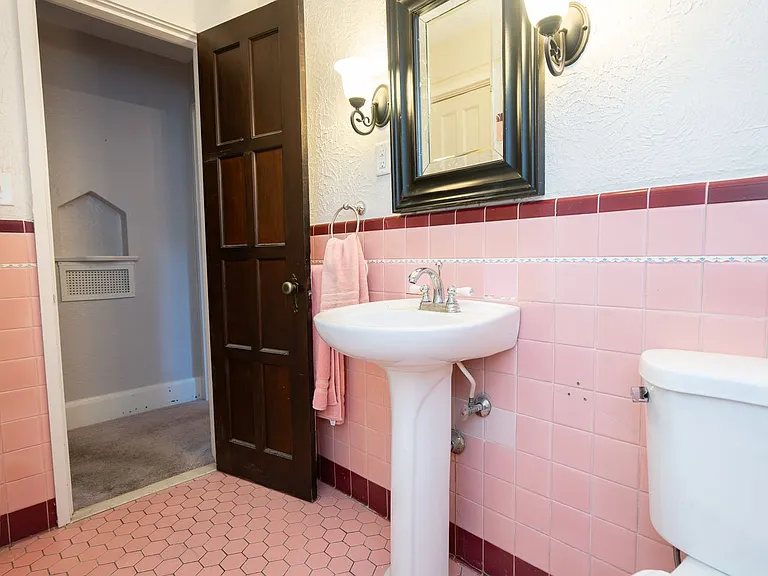 608 Highland Ave — Photo 5