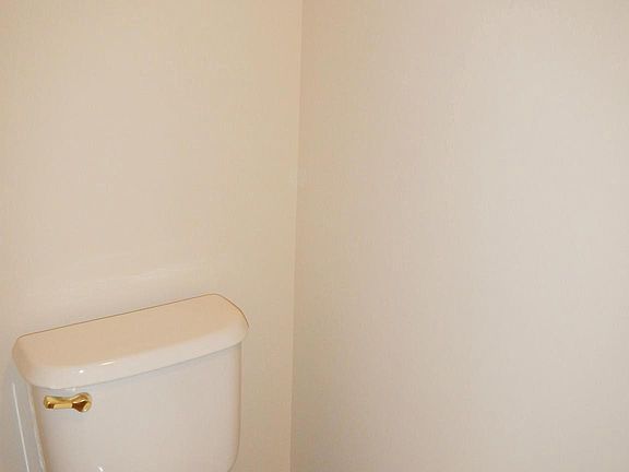 3rd image of 1324 N Adams Ct
