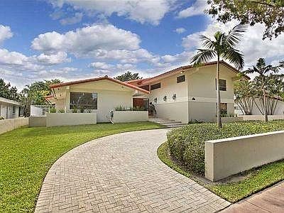 1st image of 1312 Obispo Avenue