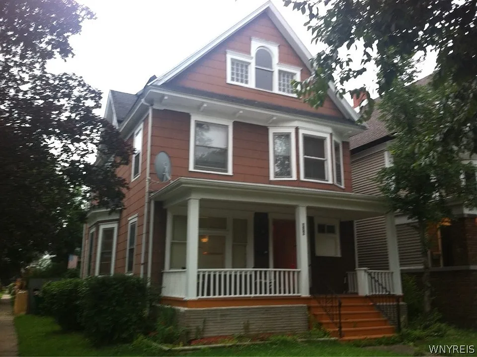 836 Richmond Ave