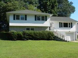 100 Holly Ln, Hopewell, VA 23860