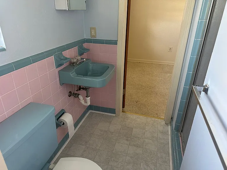 200 S Moss St — Photo 15
