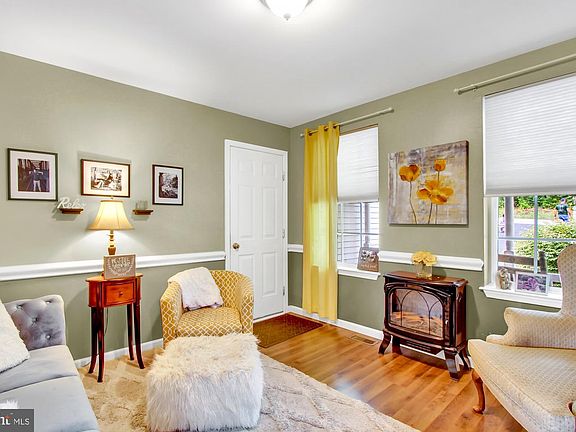 5th image of 128 Walnut Valley Ct