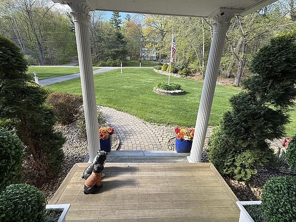 4th image of 190 Wyndridge Cir
