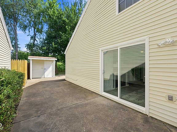 4th image of 1701 Greencastle Dr