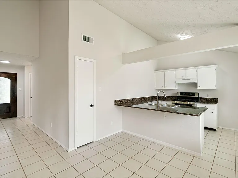 11111 Drakeland Dr — Photo 9