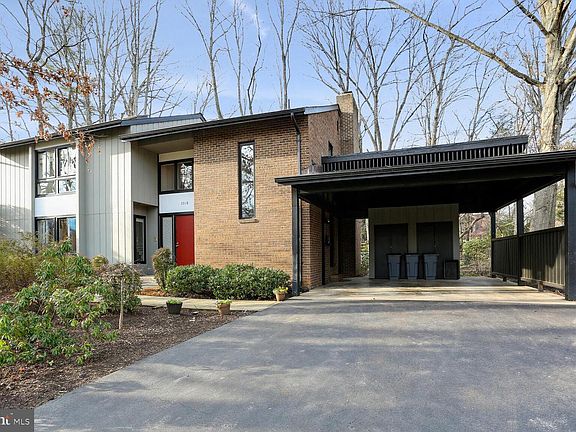 2nd image of 3318 Mantua Dr