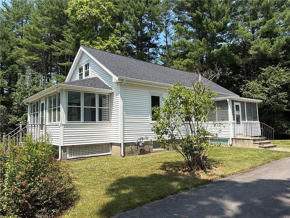 1st image of 52 Carpenter St