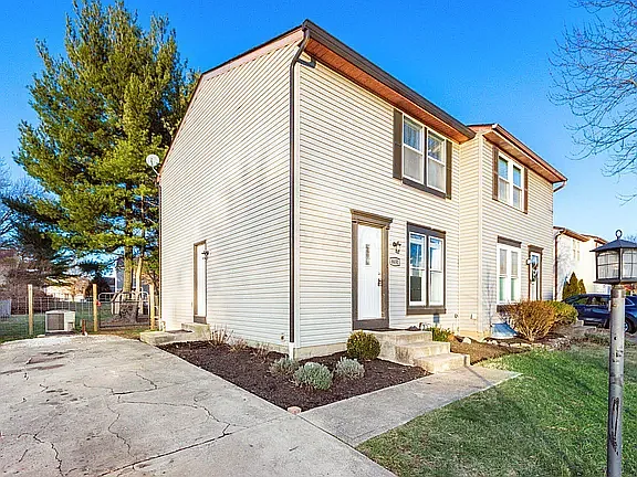 8651 Wilmette Ct — Photo 10