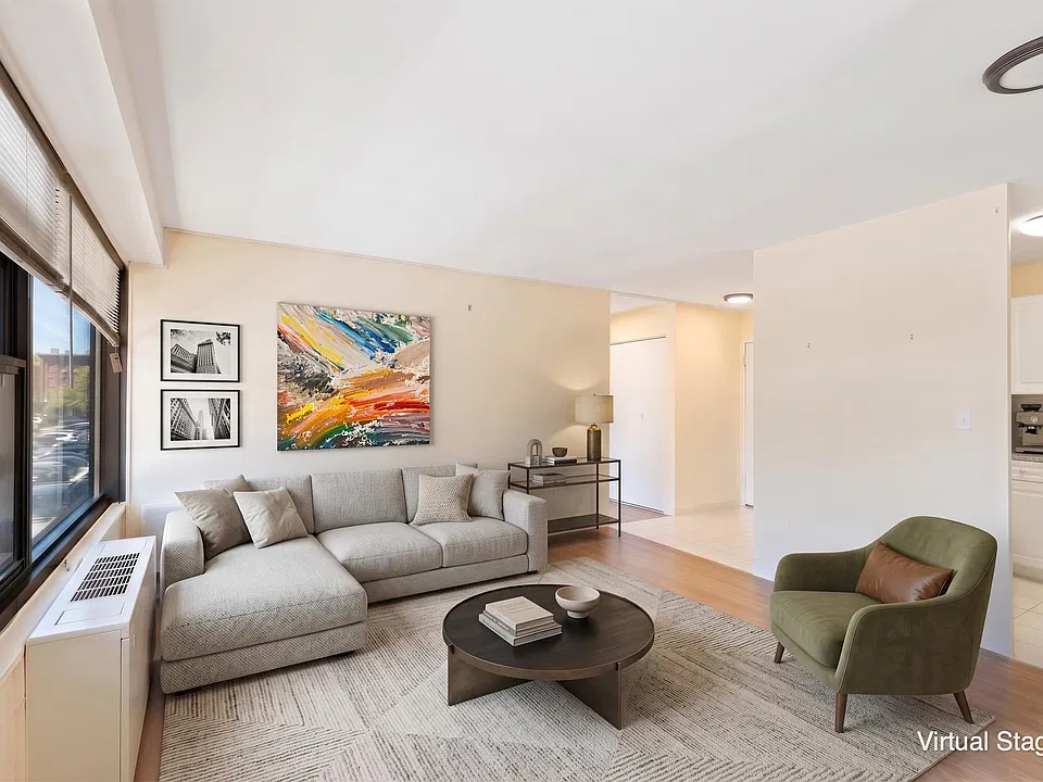 135 Montgomery St #2E