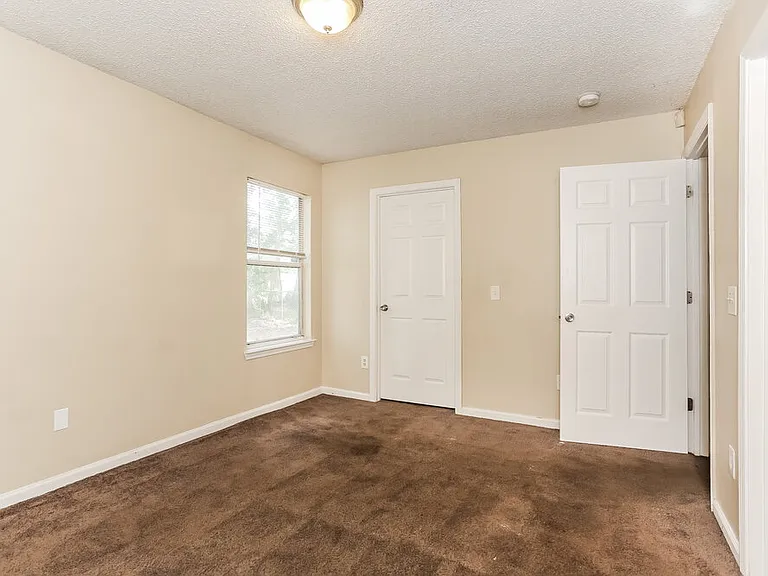 2409 McQuade St — Photo 8