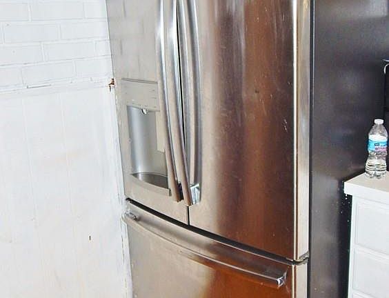 4th image of 374 Quincy St