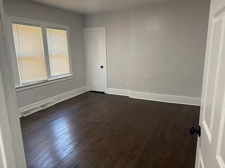 1030 N Ash St — Photo 9