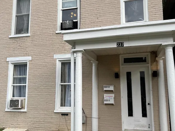 237 W King St, Chambersburg, PA 17201