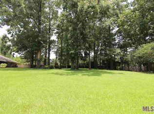 Lilian Dr, Baton Rouge, LA 70809
