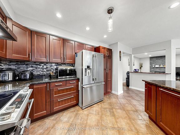 5th image of 19 Wigston Ct