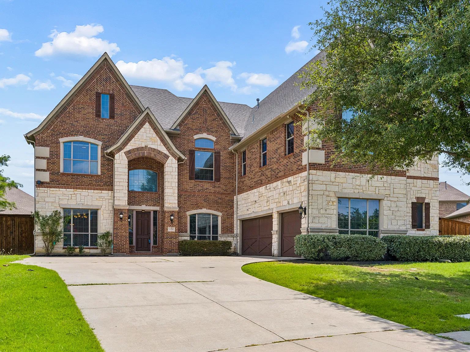 5 bed, 5278 sqft, $4,350 — Photo 3