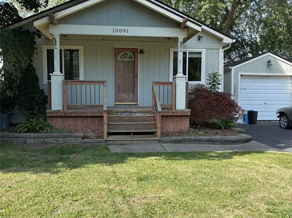 10091 Graham Dr, Clarkston, MI 48348