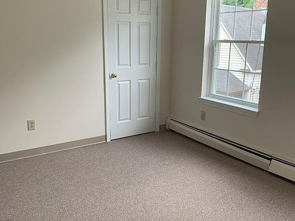 5th image of 8 McLaren Ave