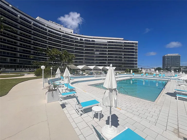 900 Bay Dr #207 — Photo 10