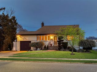 1545 Lakeshore Dr, Massapequa Park, NY 11762