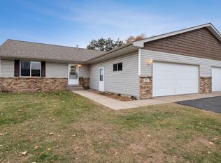 853 W Ridge Ct, New Richmond, WI 54017