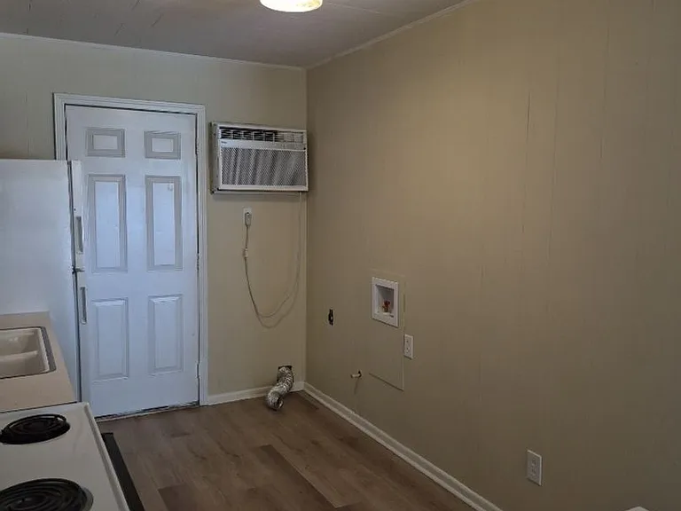 506 Hopwood St — Photo 2