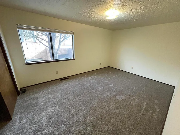 11400 Prospect Ave NE #B — Photo 7