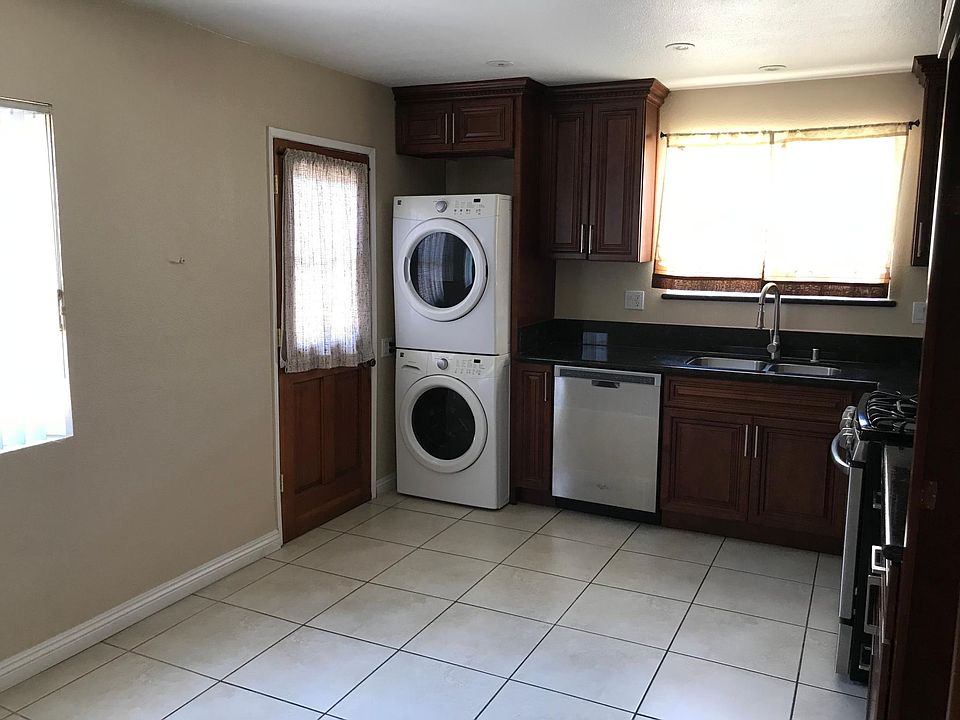 1st image of 23914 Vanowen St