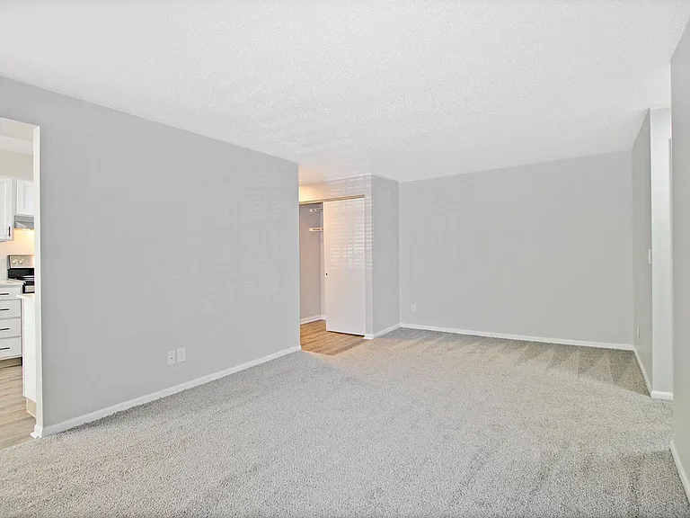 Woodland Valley Apartments — Photo 34
