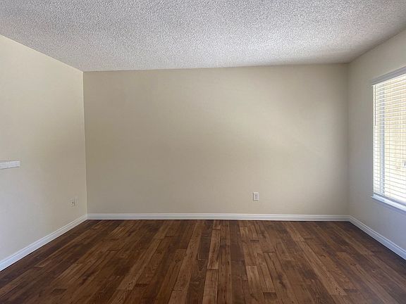 4th image of 390 S Mollison Ave #16