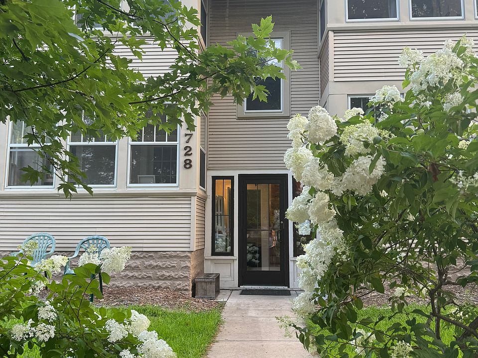 1728 Hague Ave - front of building