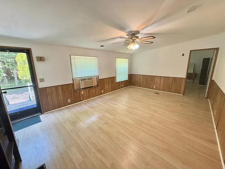 166 Smith Ln — Photo 3