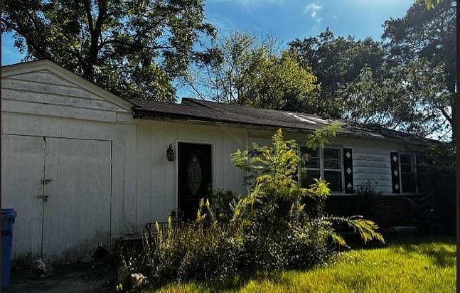 2nd image of 1868 La Dawn Ln NW