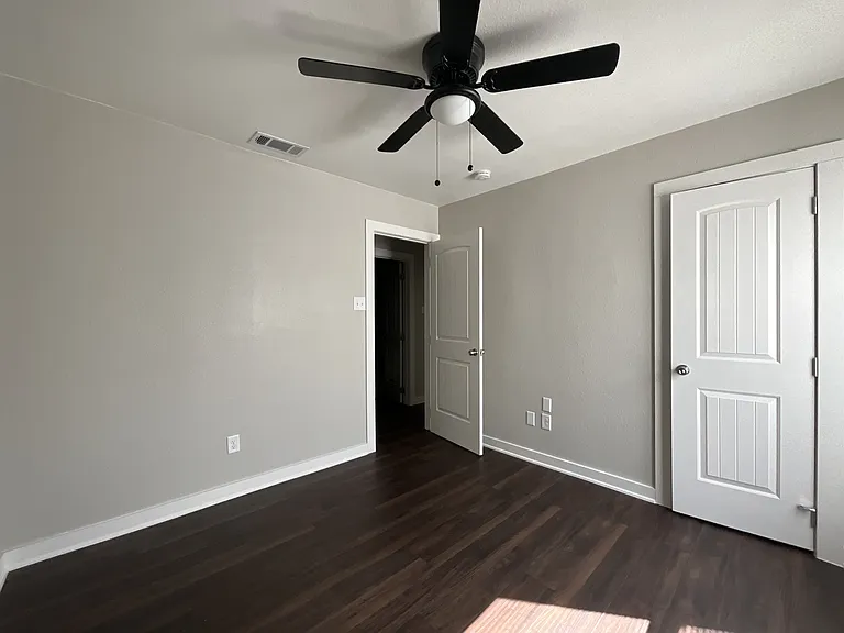405 E Pine St — Photo 7