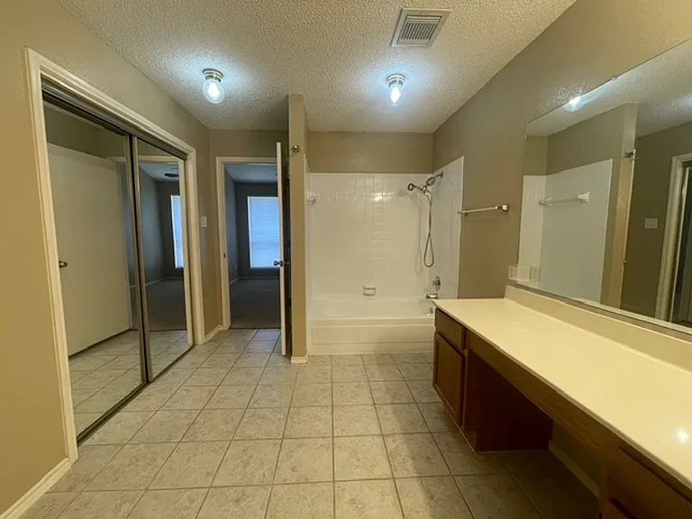 1226 W Hudgins St — Photo 15