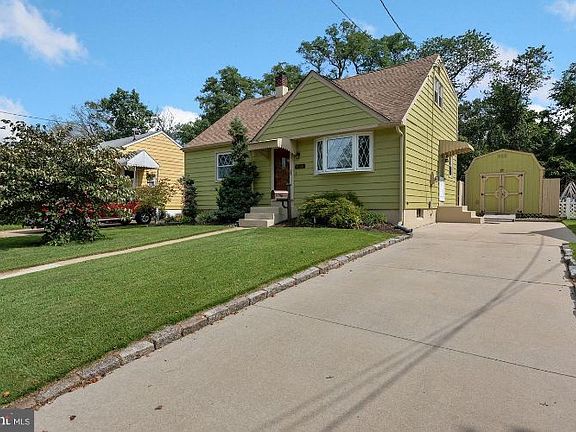 3rd image of 433 Independence Dr