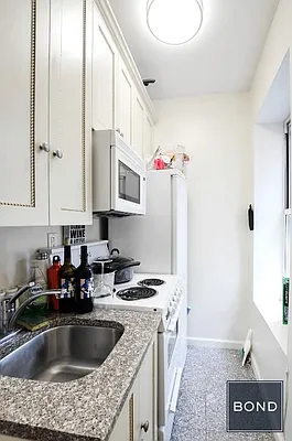 Rented by Bond New York | media 26