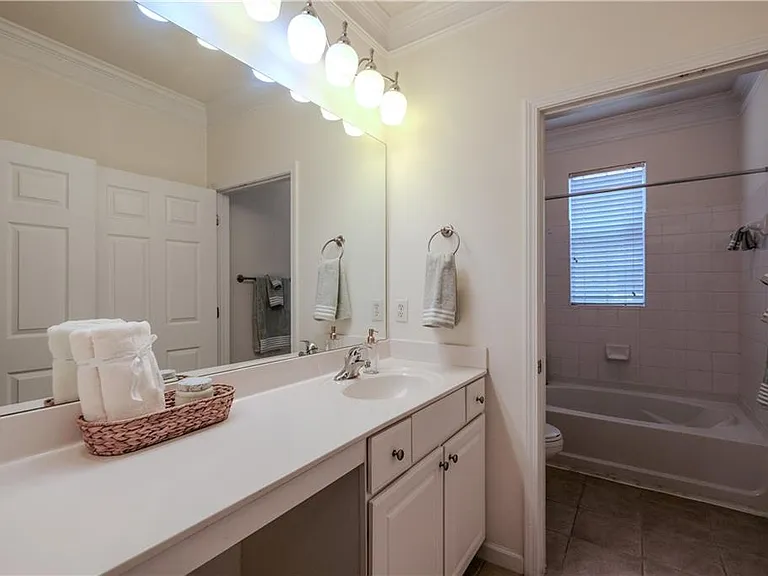 4007 Westchester Rdg NE — Photo 13