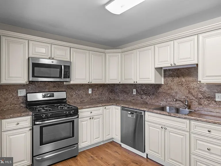 334 Cleveland Ave — Photo 8
