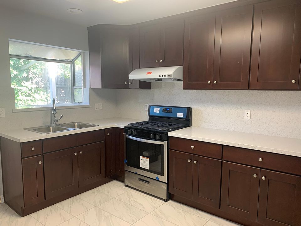 1st image of 2436 Adelia Ave