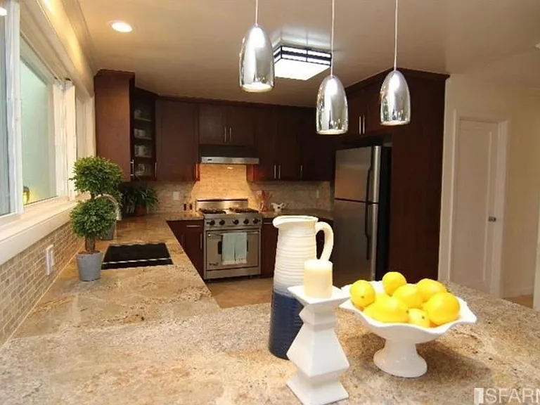 1032 Junipero Serra Blvd — Photo 2