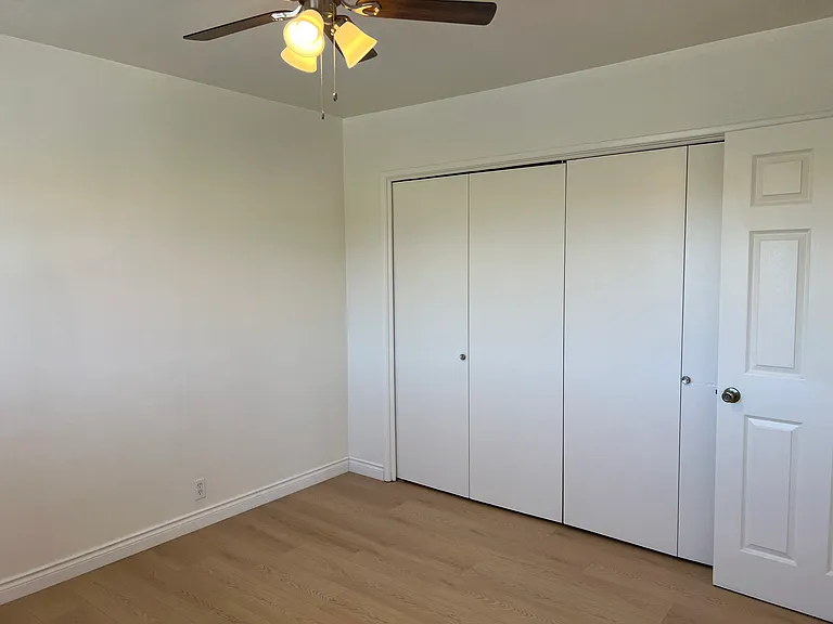 235 Grand Ave #6 — Photo 2
