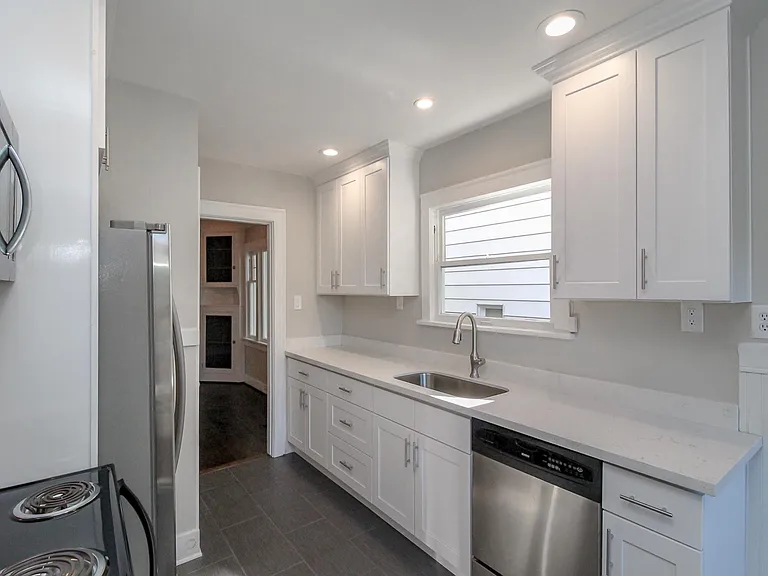 7655 Latona Ave NE — Photo 4