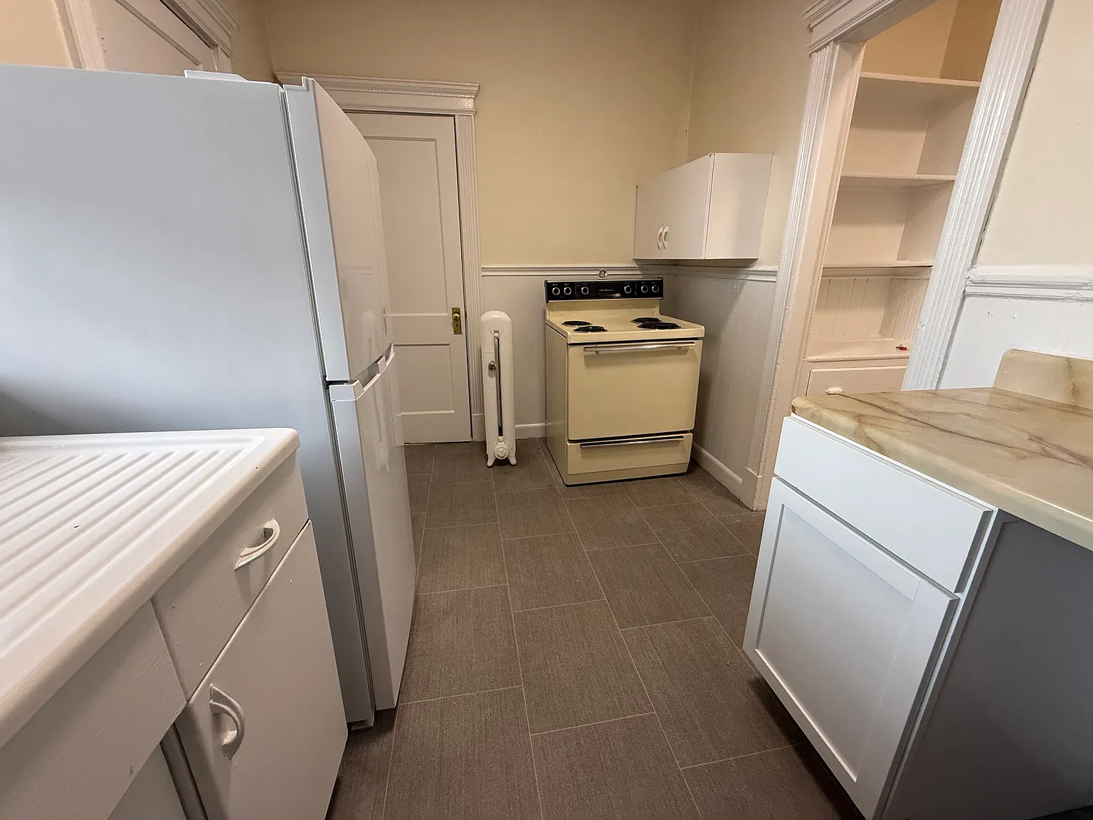 2 bed, 900 sqft, $2,236 — Photo 3